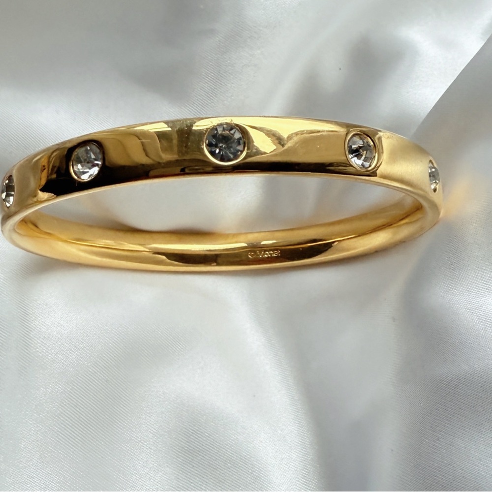 ❌SOLD❌Monet Gold Crystal Bangle Bracelet – Classic Sparkle Stacking Bangle